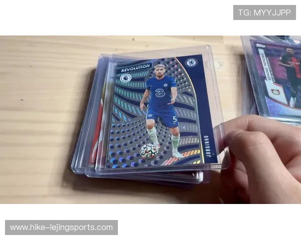 足球球星卡开箱价值分析及市场行情揭秘